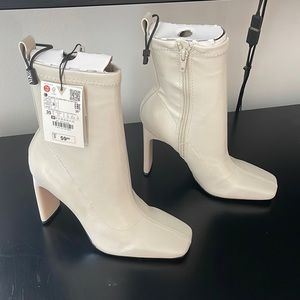 Zara white/cream booties! Size 35 (US 5).